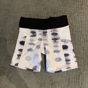 White and black lululemon biking shorts